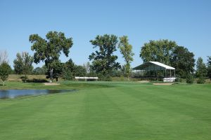 Minnehaha 16th Approach